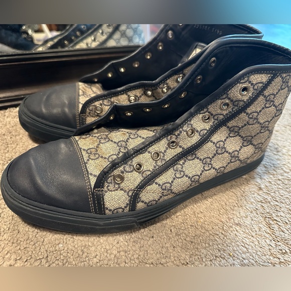 Size 12 Gucci’s - Picture 1 of 4